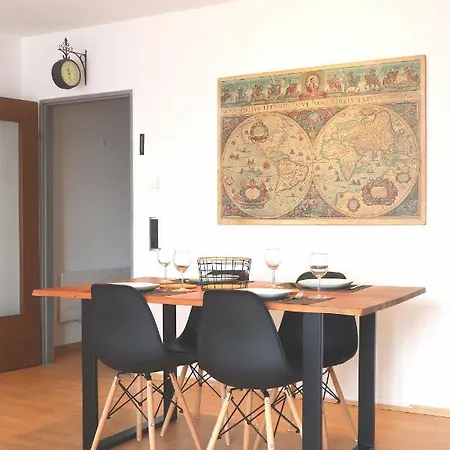 Apartment Cozy Mit Sonnenterrasse, Ofen & Netflix